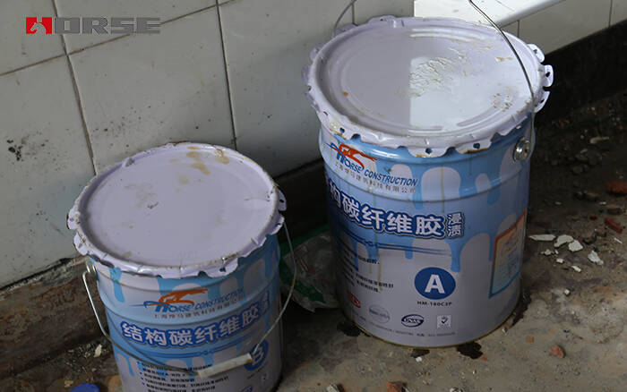 Tấm CFRP liên kết bên ngoài với bê tông