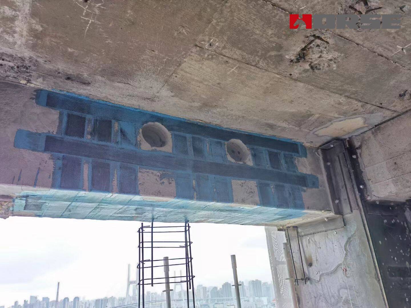 Dầm bê tông cốt thép có lỗ mở được gia cố bằng tấm CFRP Dầm bê tông cốt thép có lỗ mở được gia cố bằng tấm CFRP