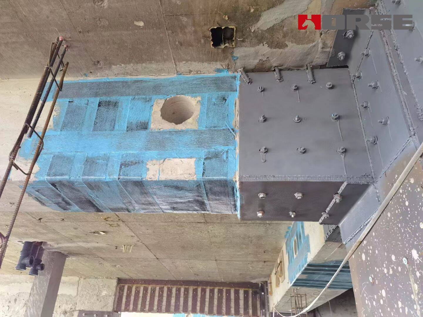 Dầm bê tông cốt thép có lỗ mở được gia cố bằng tấm CFRP Dầm bê tông cốt thép có lỗ mở được gia cố bằng tấm CFRP