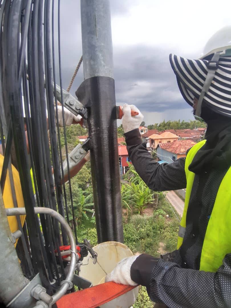 Sửa chữa tháp viễn thông bằng thép sử dụng Carbon FRP