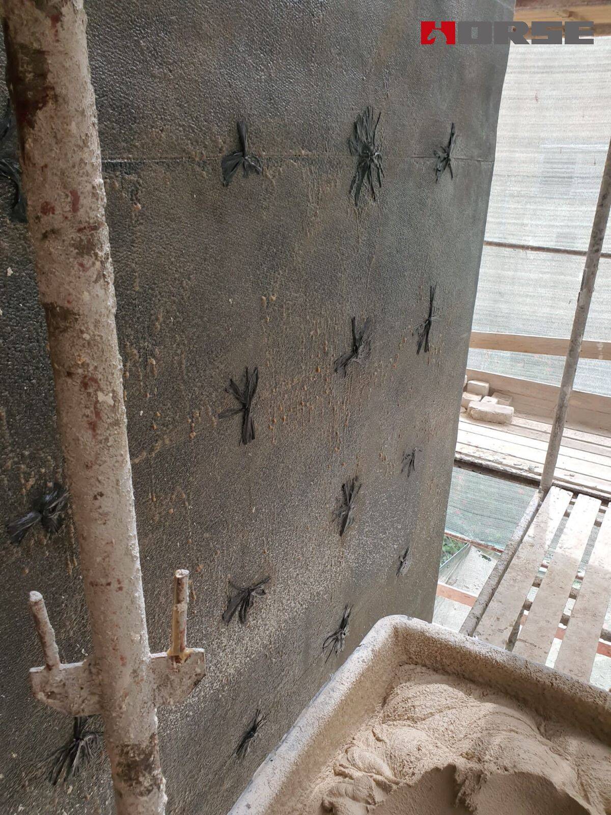 Cải tạo kết cấu tường bằng CFRP và neo sợi carbon