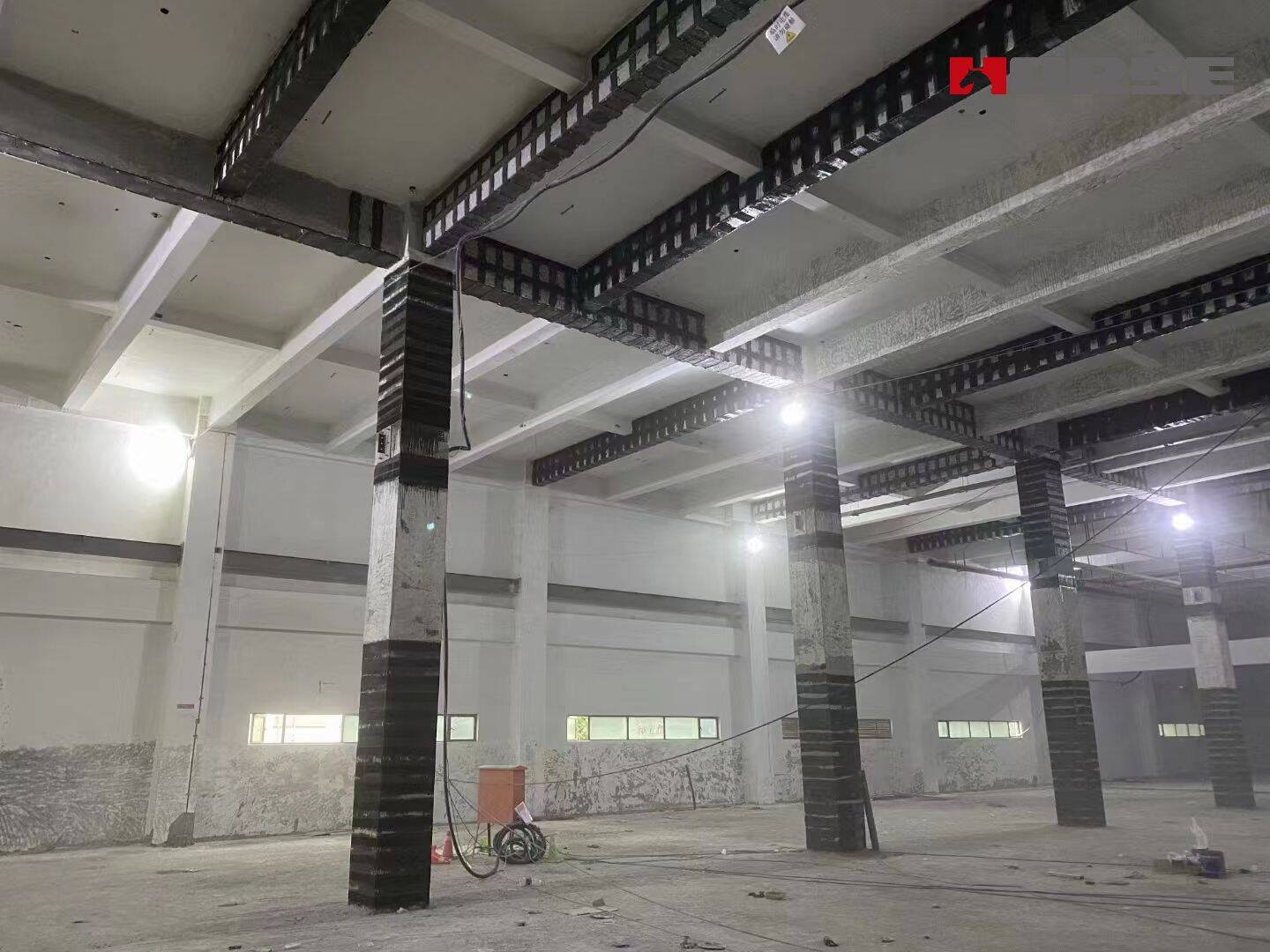 Vật liệu composite cốt sợi carbon (CFRP) để tăng khả năng chịu lực của bê tông cốt thép