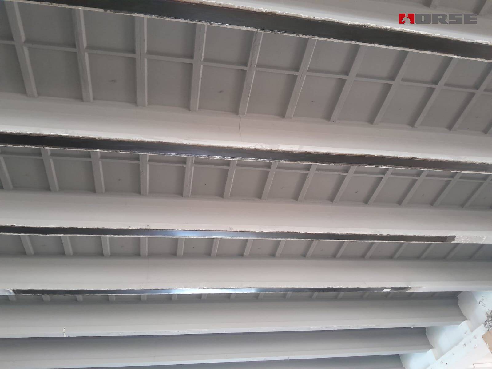 Tấm sợi carbon trên dầm