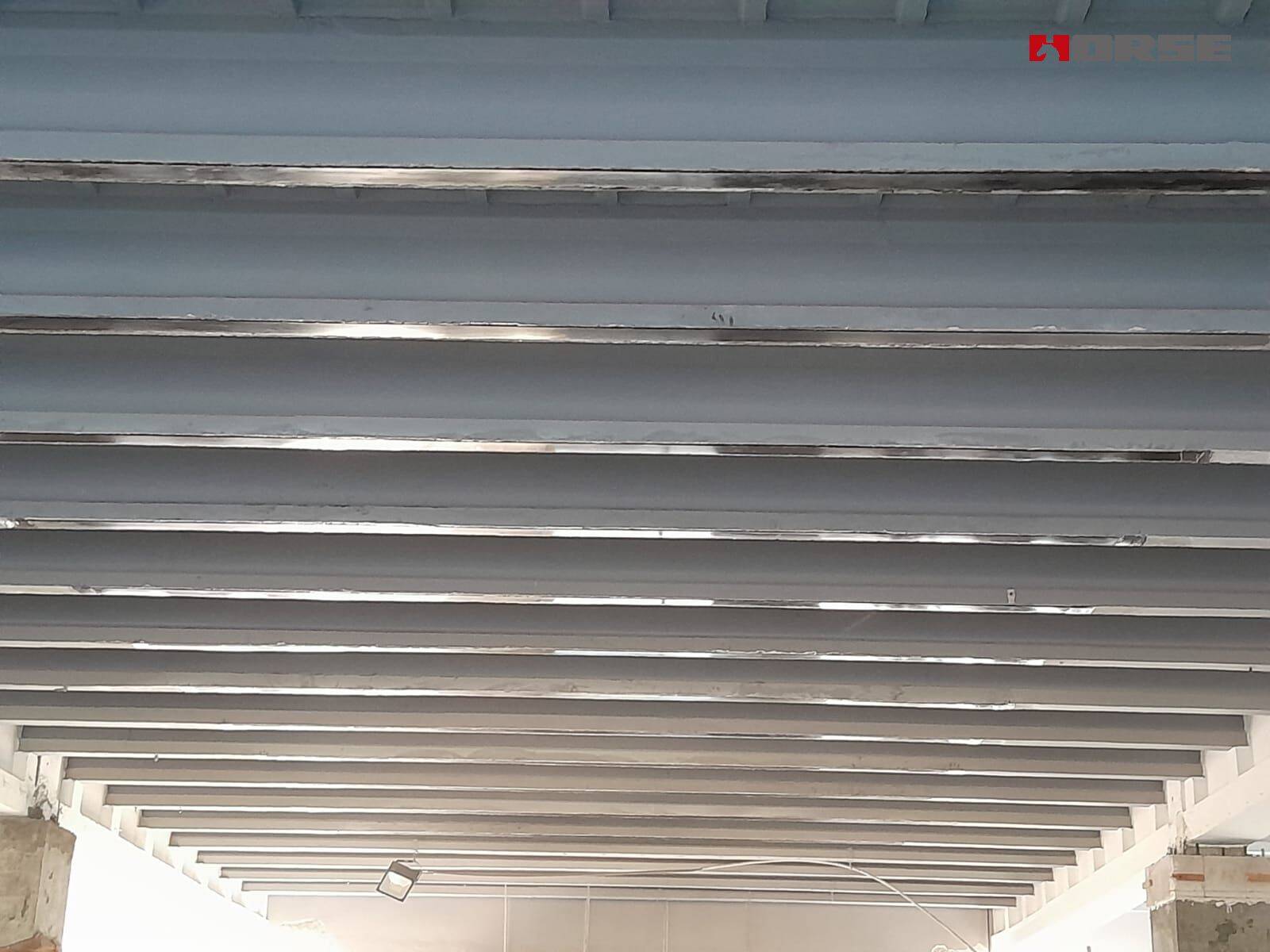 Tấm sợi carbon trên dầm
