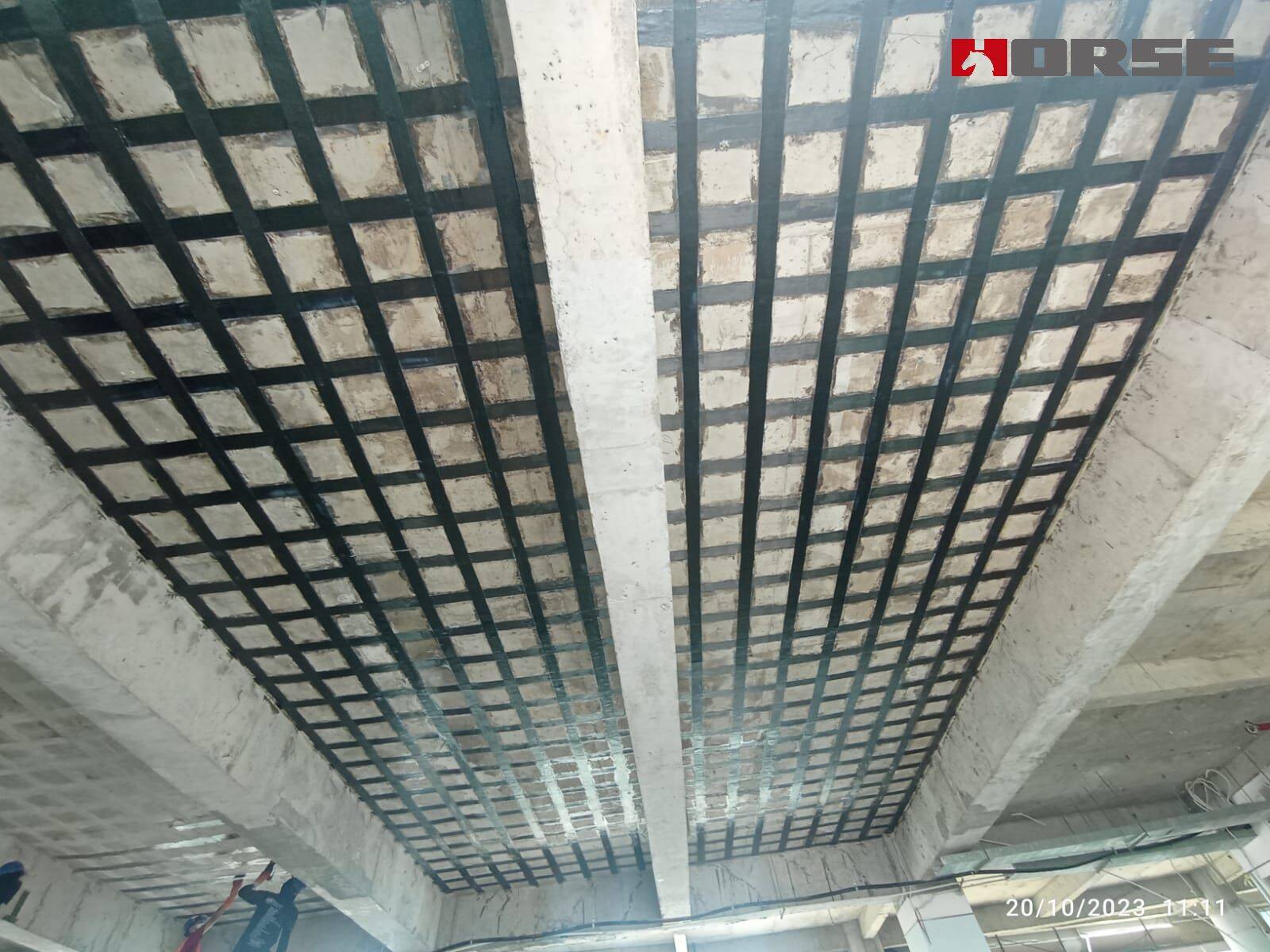 Sửa chữa vết nứt bê tông bằng sợi carbon