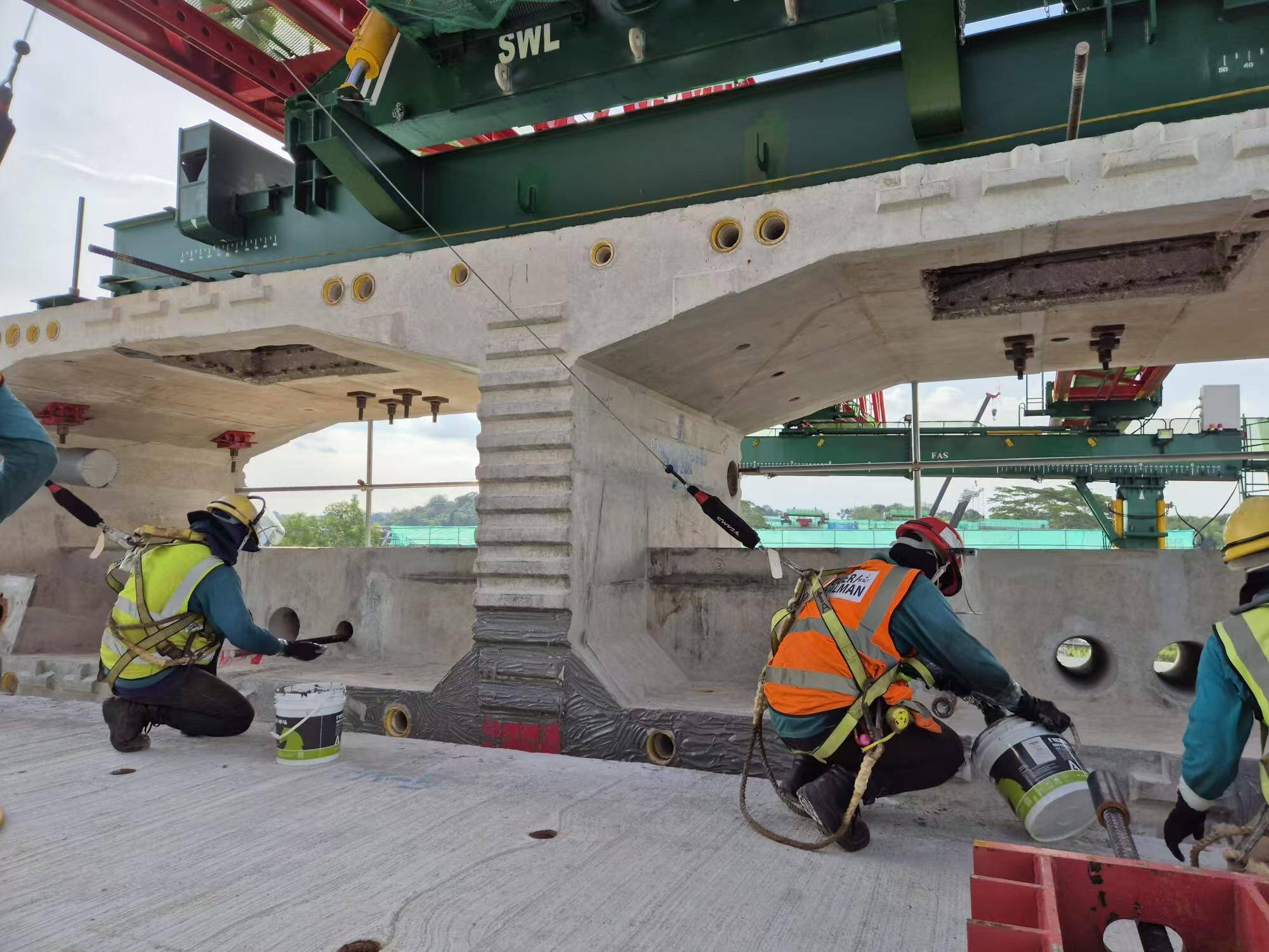  Keo dán phân đoạn cầu cho dầm hộp mới xây