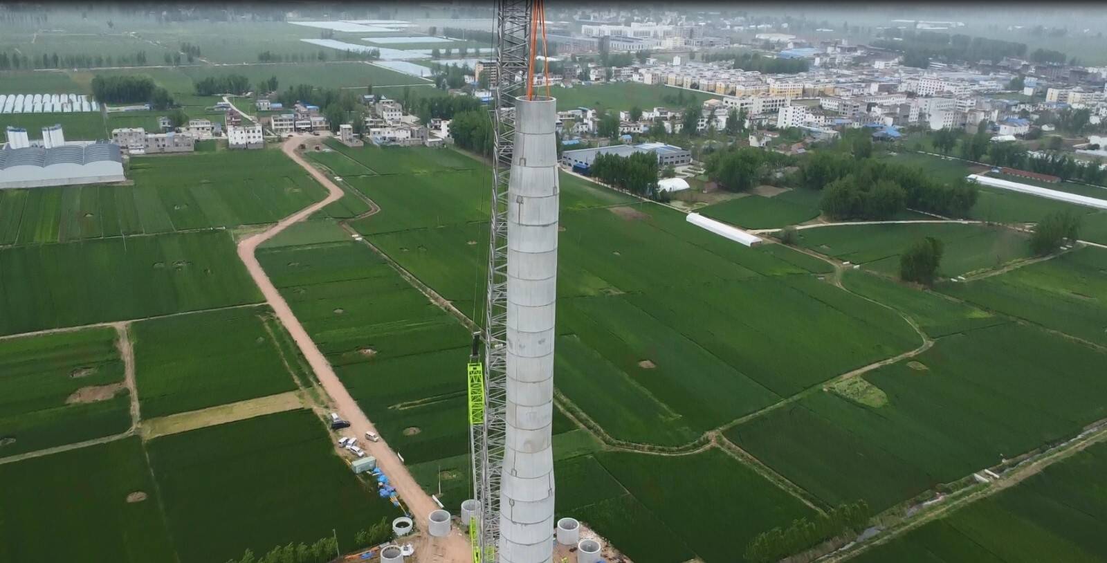 Lắp ráp tháp bê tông tuabin gió