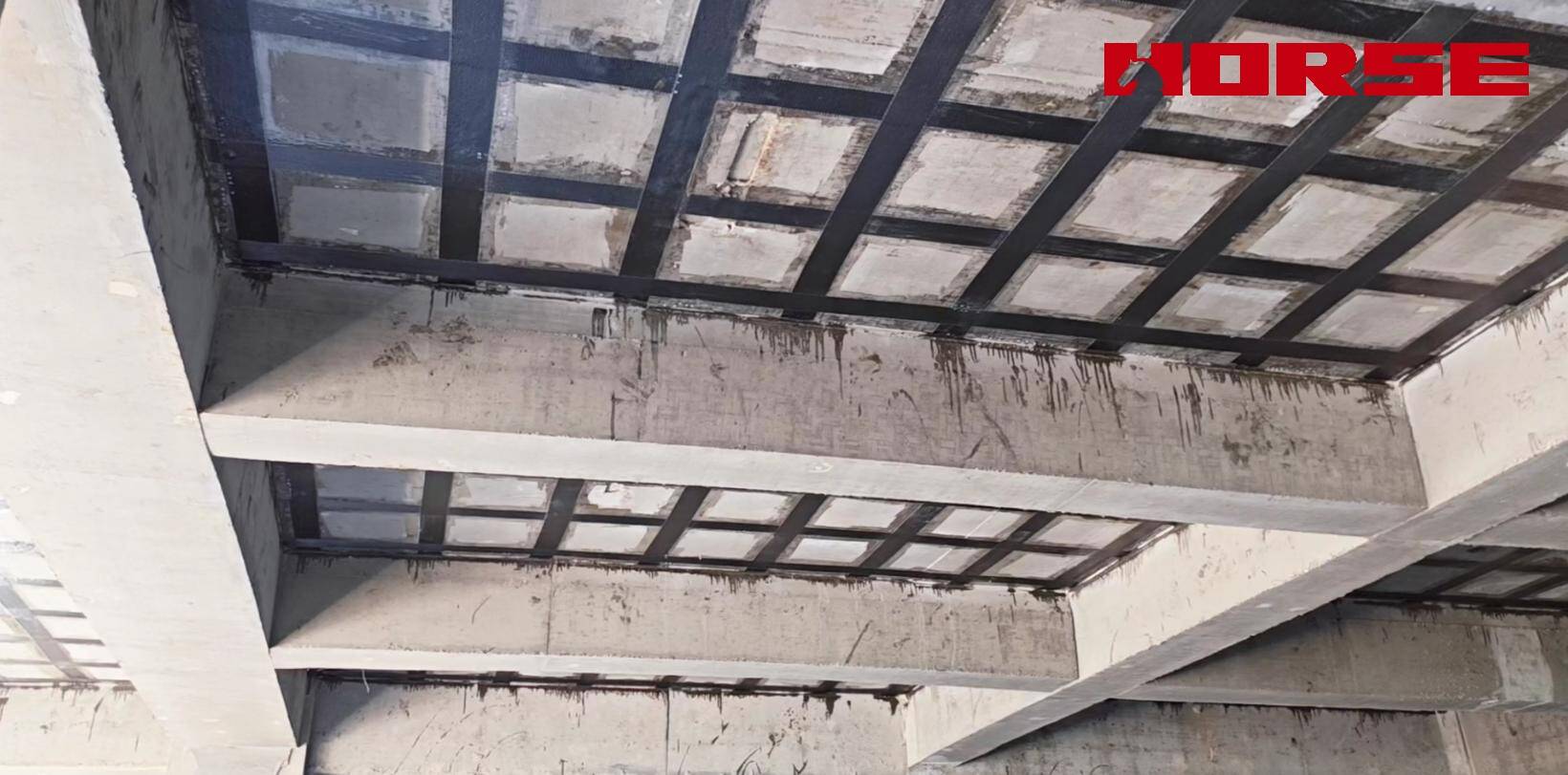 Cải thiện Khả năng Chịu Tải của Sàn Bê tông bằng Gia cường Composite FRP Cải thiện Khả năng Chịu Tải của Sàn Bê tông bằng Gia cường Composite FRP