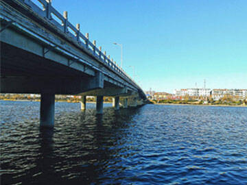 Ứng dụng công nghệ cầu gia cường mới với tấm CFRP ứng suất trước