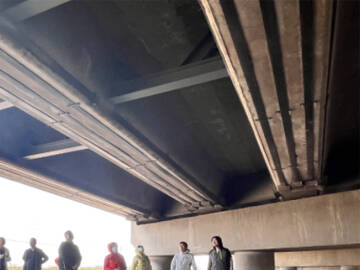 Bảo trì và gia cố cầu đường bộ chịu tải nặng bằng vật liệu sợi carbon ứng suất trước