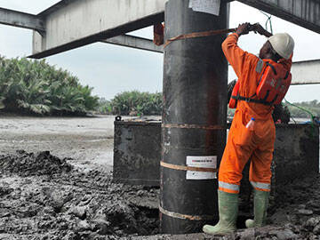 Dự án áo cọc FRP ở Châu Phi