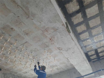 Sửa chữa vết nứt bê tông bằng sợi carbon